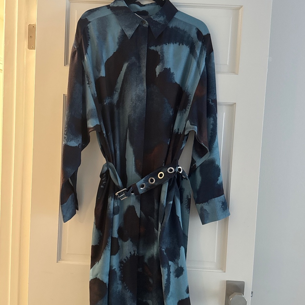 MIDI length pattered shirt dress
